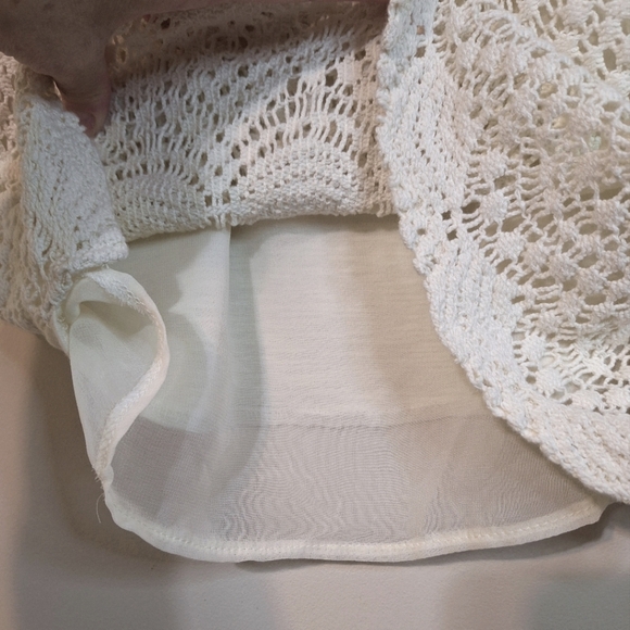 Jessica medium petite cream lined boho crochet crop tank top - Picture 2 of 4